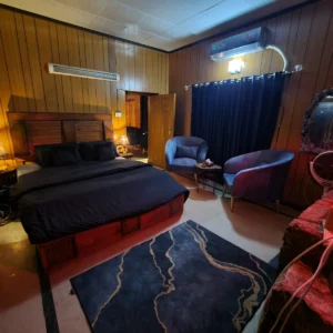 3 Bedroom Villa – Executive Room: Couples Retreat (Rustic Vintage Style)